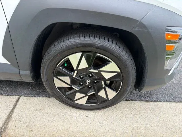 2024 Hyundai Kona SEL thumbnail 11