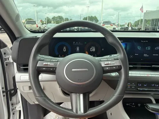 2024 Hyundai Kona SEL thumbnail 32