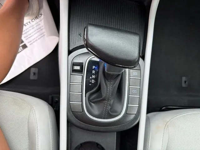 2024 Hyundai Kona SEL thumbnail 42