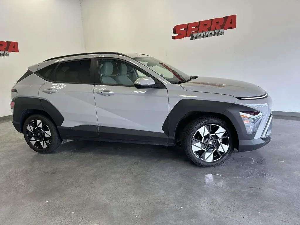 2024 Hyundai Kona SEL thumbnail 2