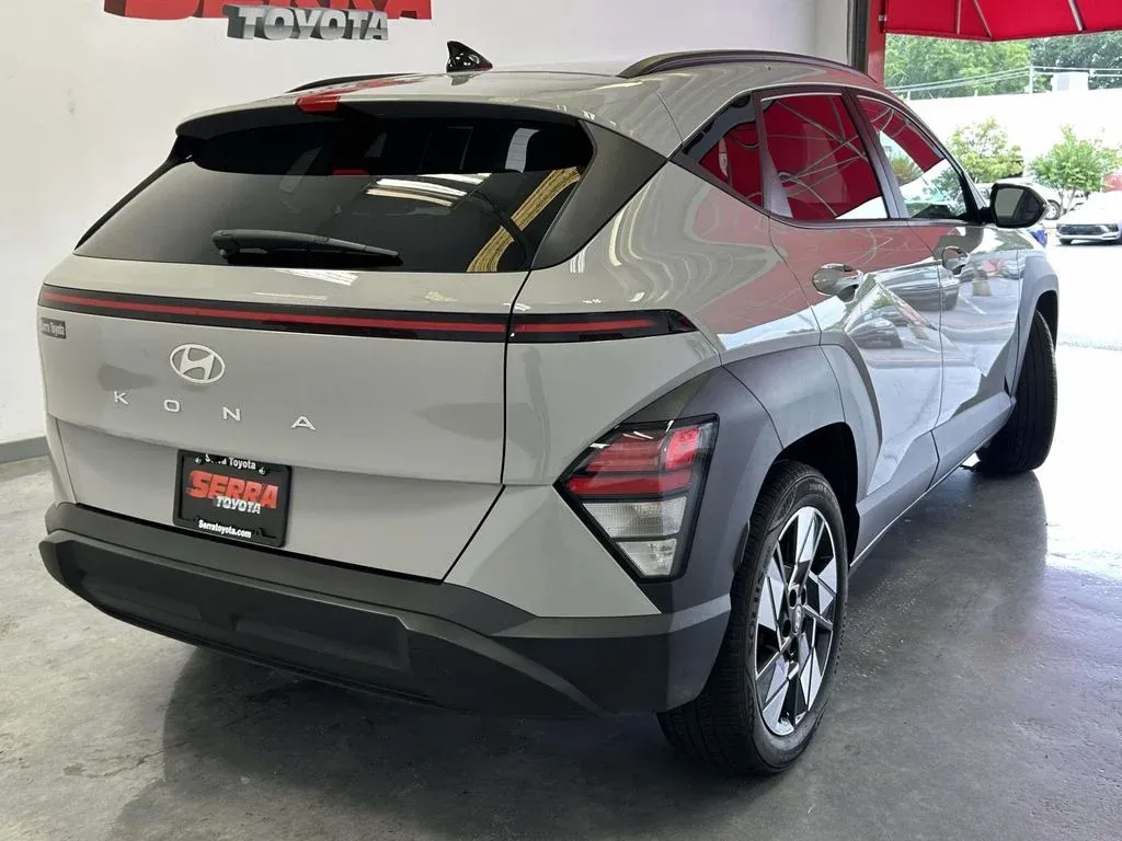 2024 Hyundai Kona SEL thumbnail 3