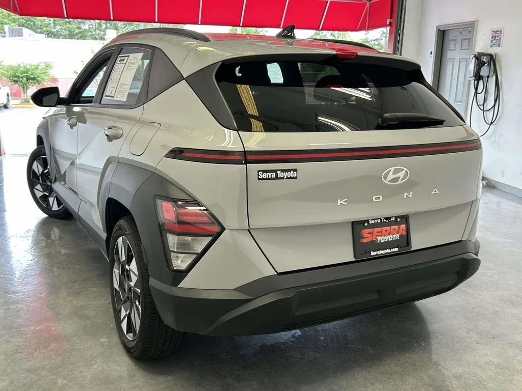 2024 Hyundai Kona SEL thumbnail 5