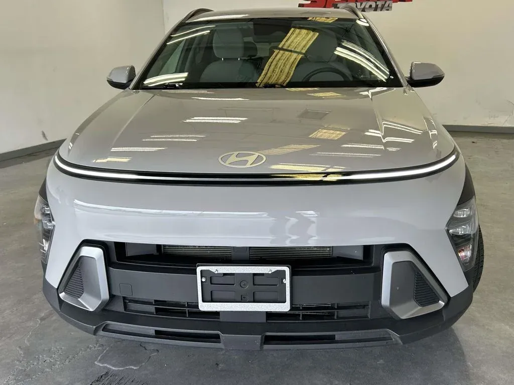 2024 Hyundai Kona SEL thumbnail 8