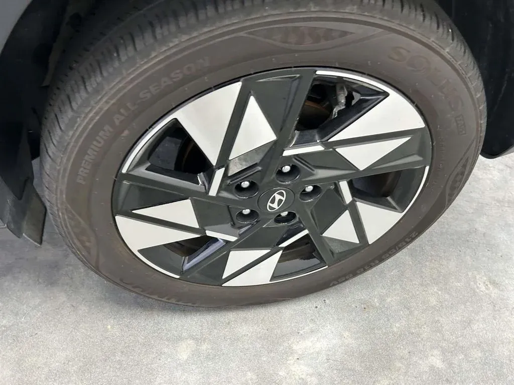 2024 Hyundai Kona SEL thumbnail 9