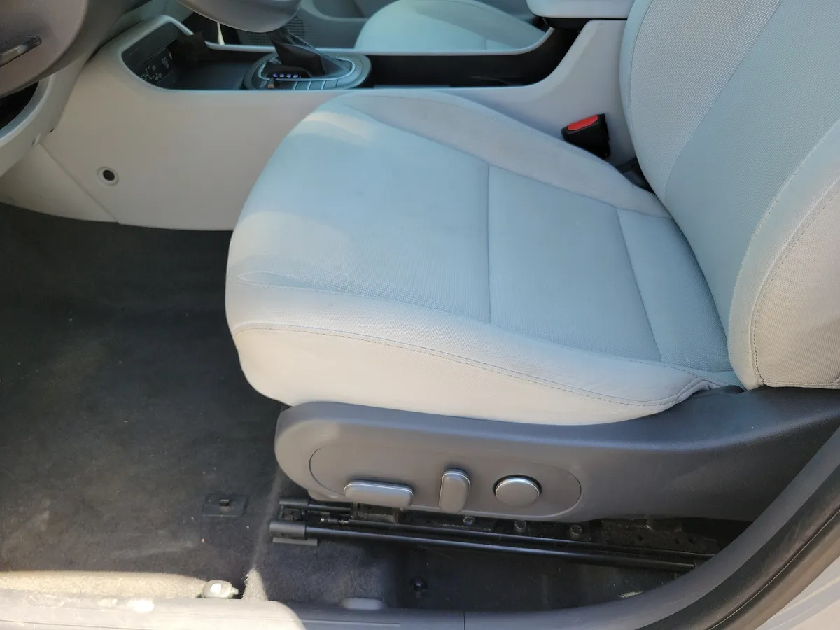 2024 Hyundai Kona SEL thumbnail 12