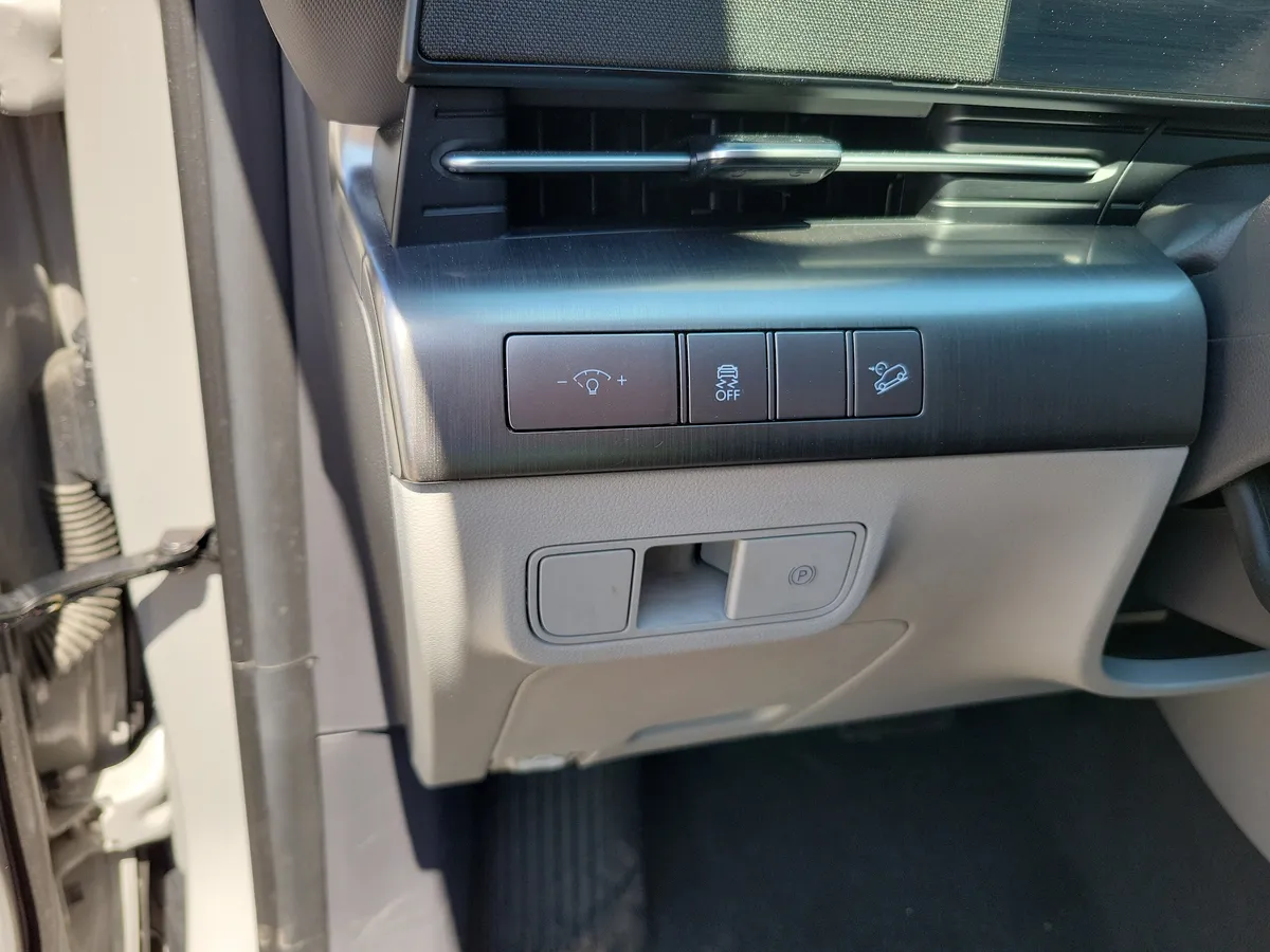 2024 Hyundai Kona SEL thumbnail 24