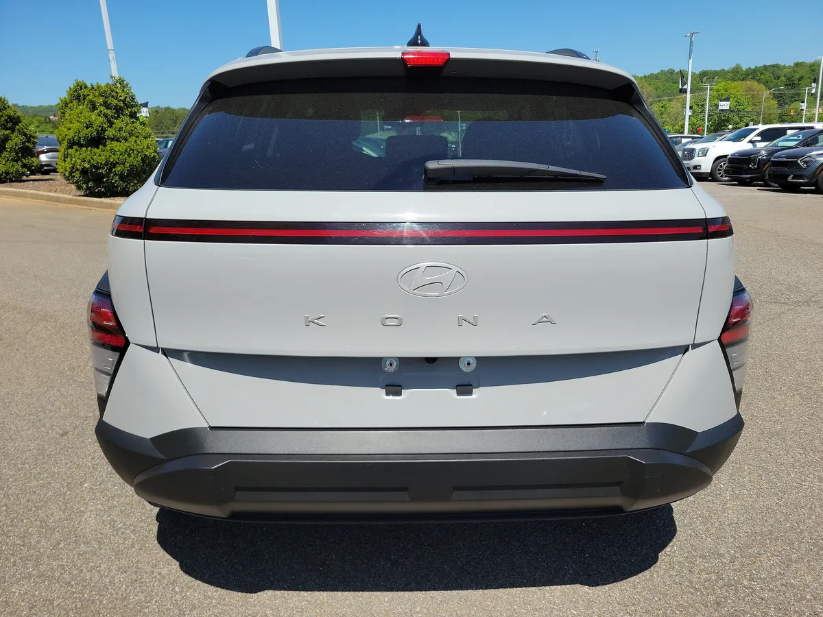 2024 Hyundai Kona SEL thumbnail 4