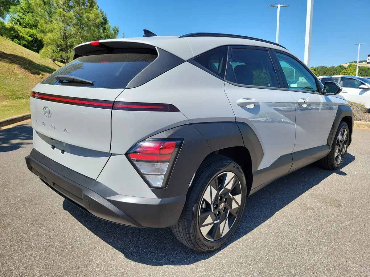 2024 Hyundai Kona SEL thumbnail 5