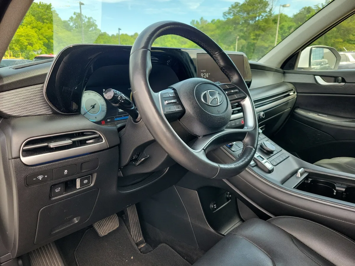 2024 Hyundai Palisade Limited thumbnail 3