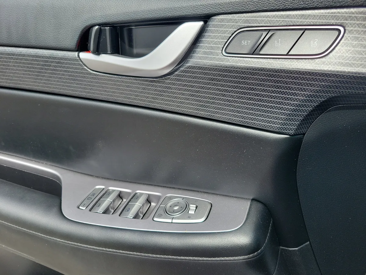 2024 Hyundai Palisade Limited thumbnail 6