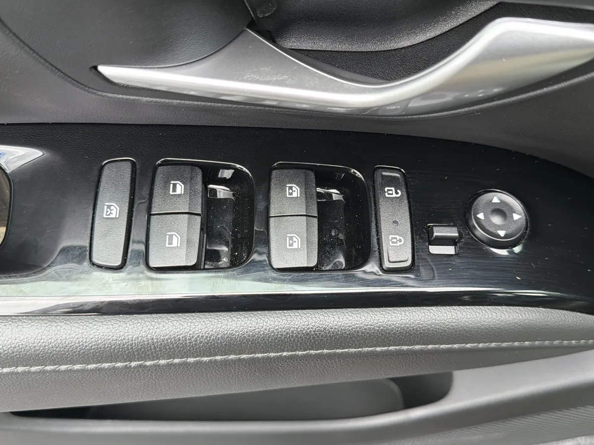 2024 Hyundai Santa Cruz Limited thumbnail 9