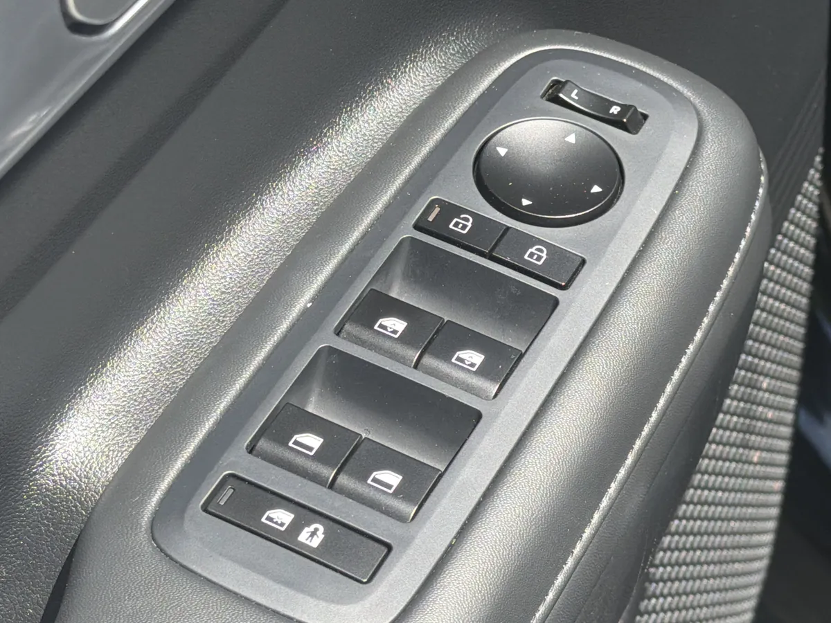 2024 Hyundai Santa Fe SEL thumbnail 18