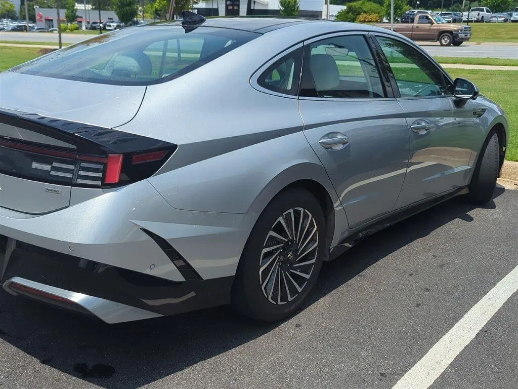 2024 HYUNDAI SONATA HYBRID Limited thumbnail 4