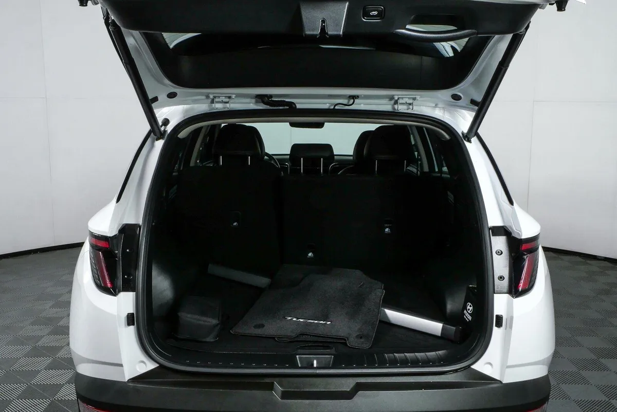 2024 HYUNDAI TUCSON HYBRID Limited thumbnail 32
