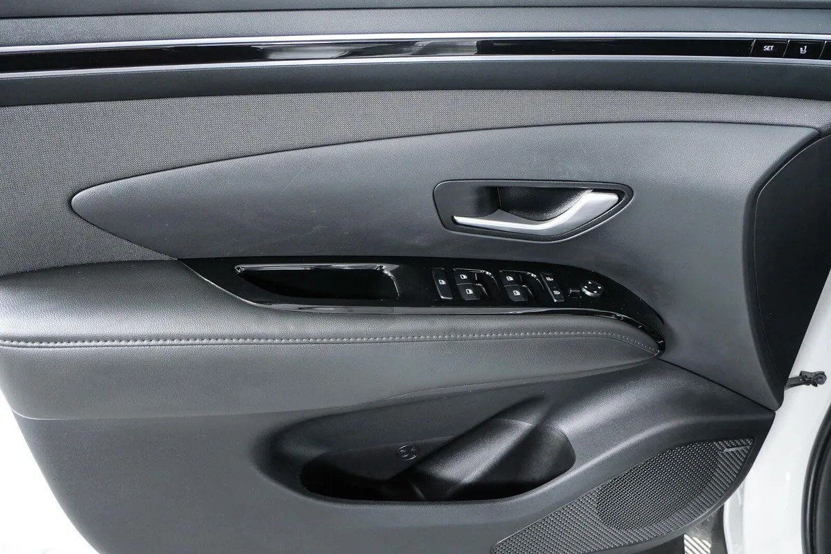 2024 HYUNDAI TUCSON HYBRID Limited thumbnail 6
