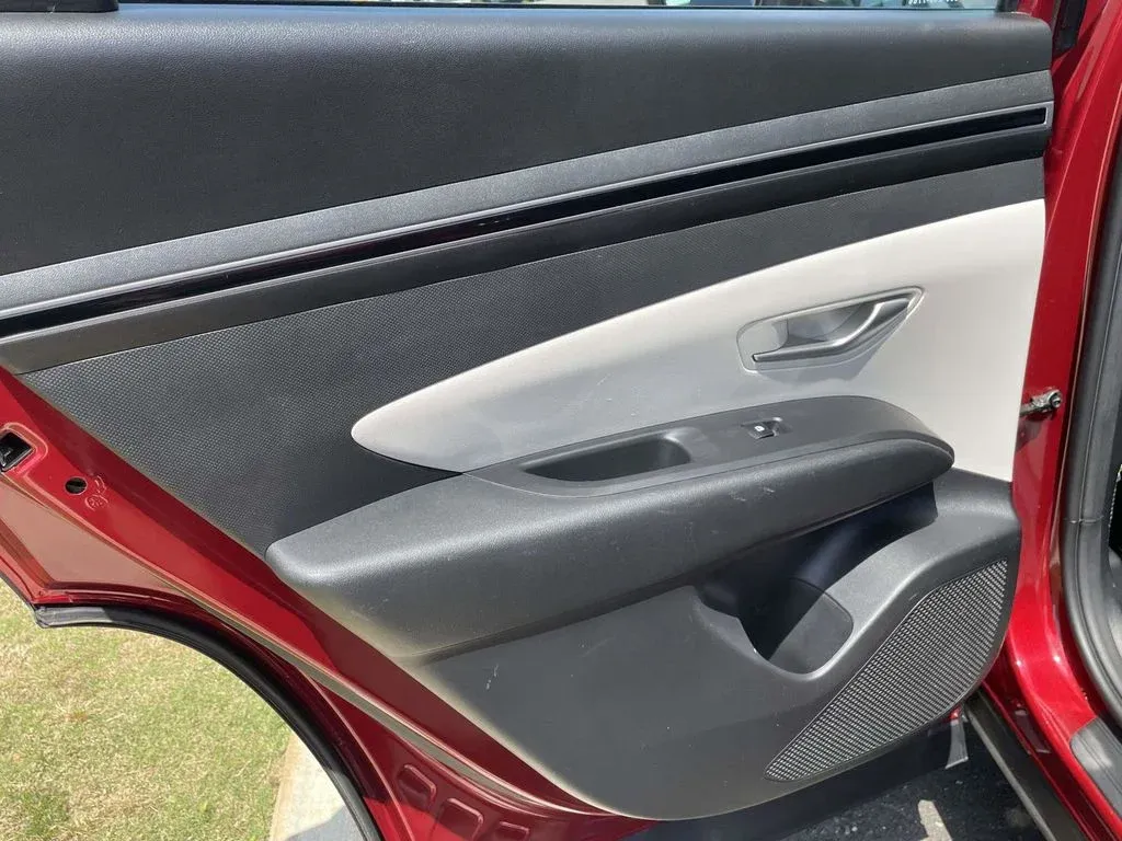 2024 Hyundai Tucson SE thumbnail 11