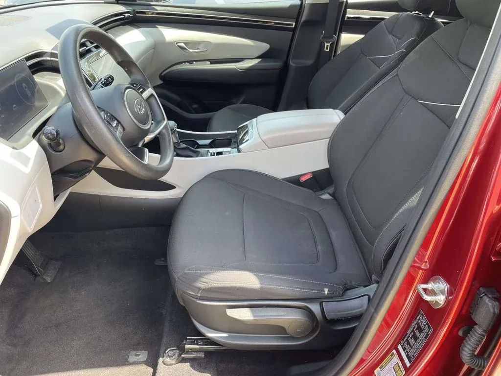 2024 Hyundai Tucson SE thumbnail 12