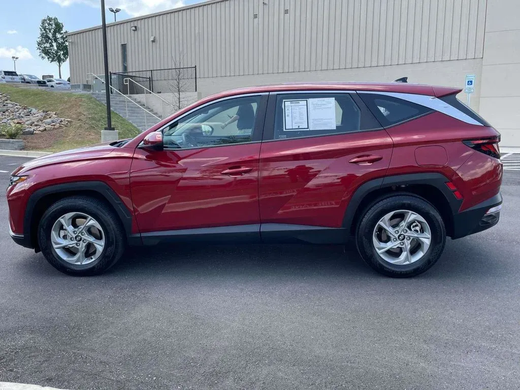 2024 Hyundai Tucson SE thumbnail 6