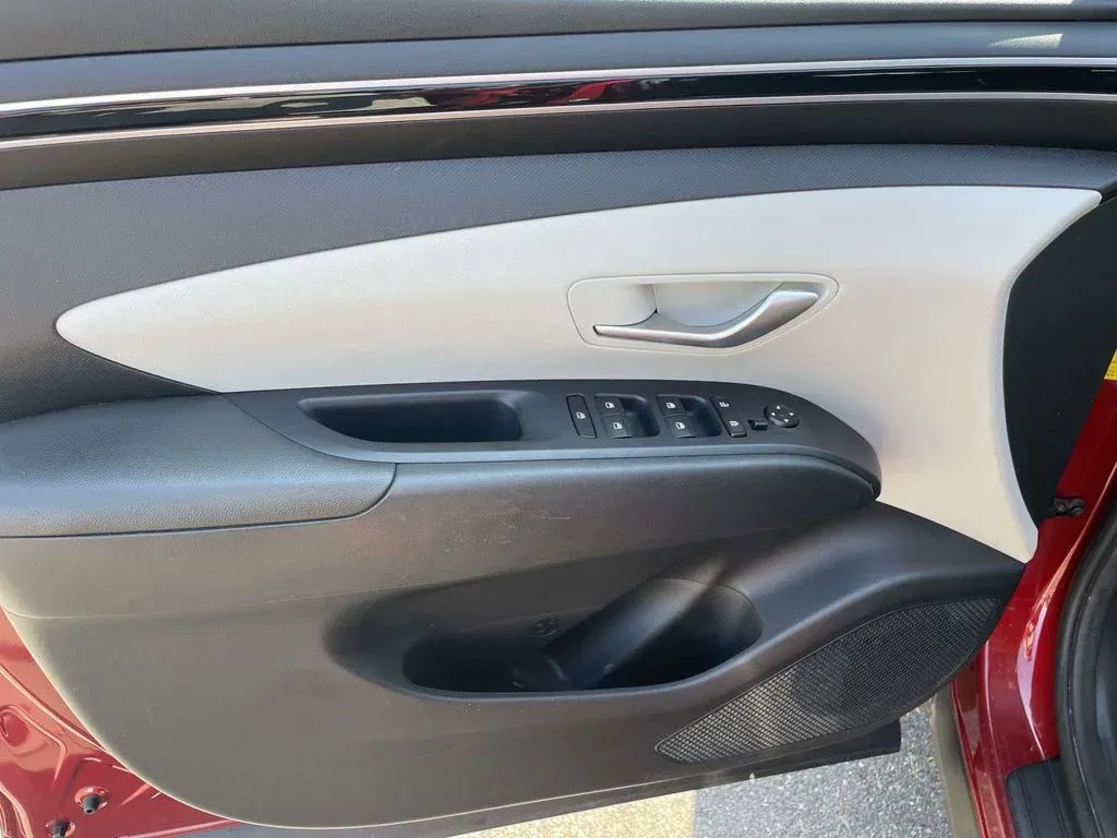 2024 Hyundai Tucson SE thumbnail 14