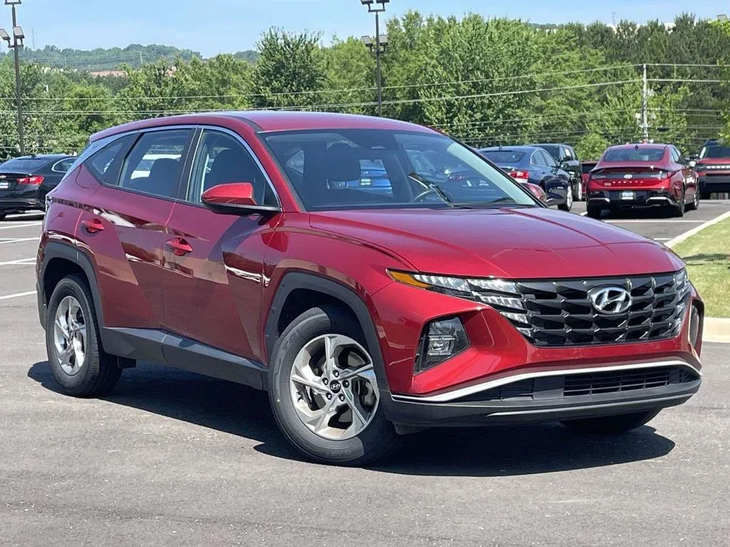 2024 Hyundai Tucson SE thumbnail 2