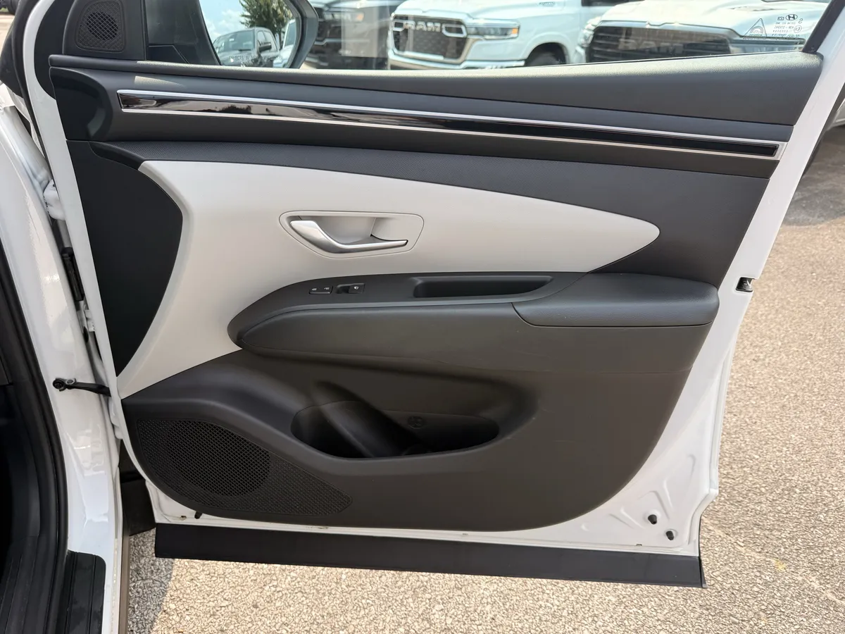 2024 Hyundai Tucson SEL thumbnail 18