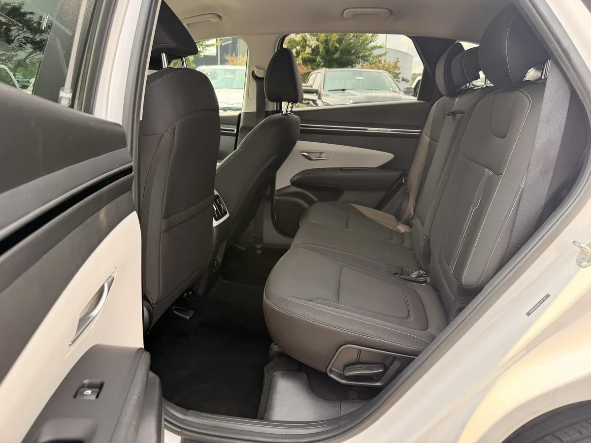 2024 Hyundai Tucson SEL thumbnail 23