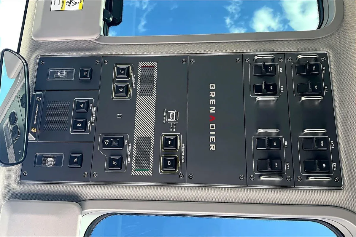 2024 INEOS Grenadier Station Wagon thumbnail 30