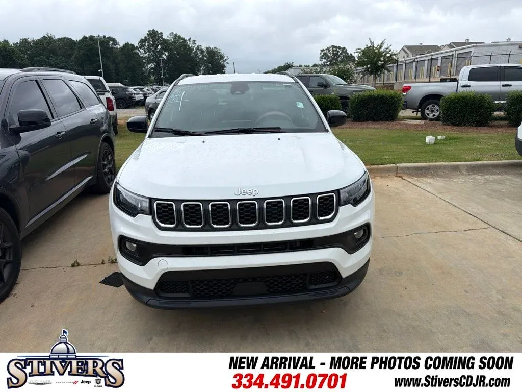 2024 Jeep Compass Latitude thumbnail 3