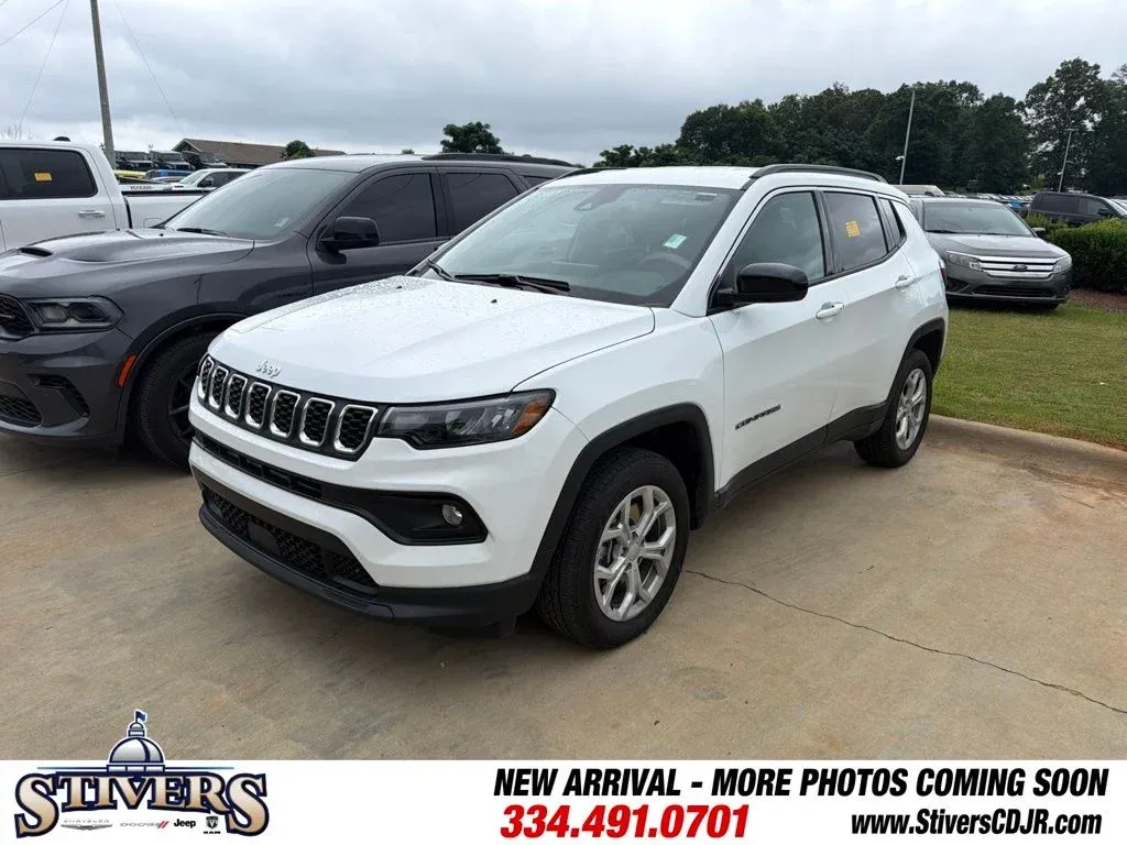 2024 Jeep Compass Latitude thumbnail 4