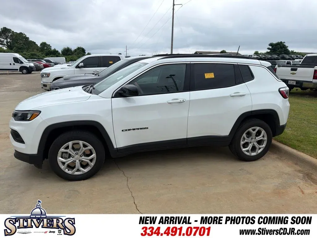 2024 Jeep Compass Latitude thumbnail 5