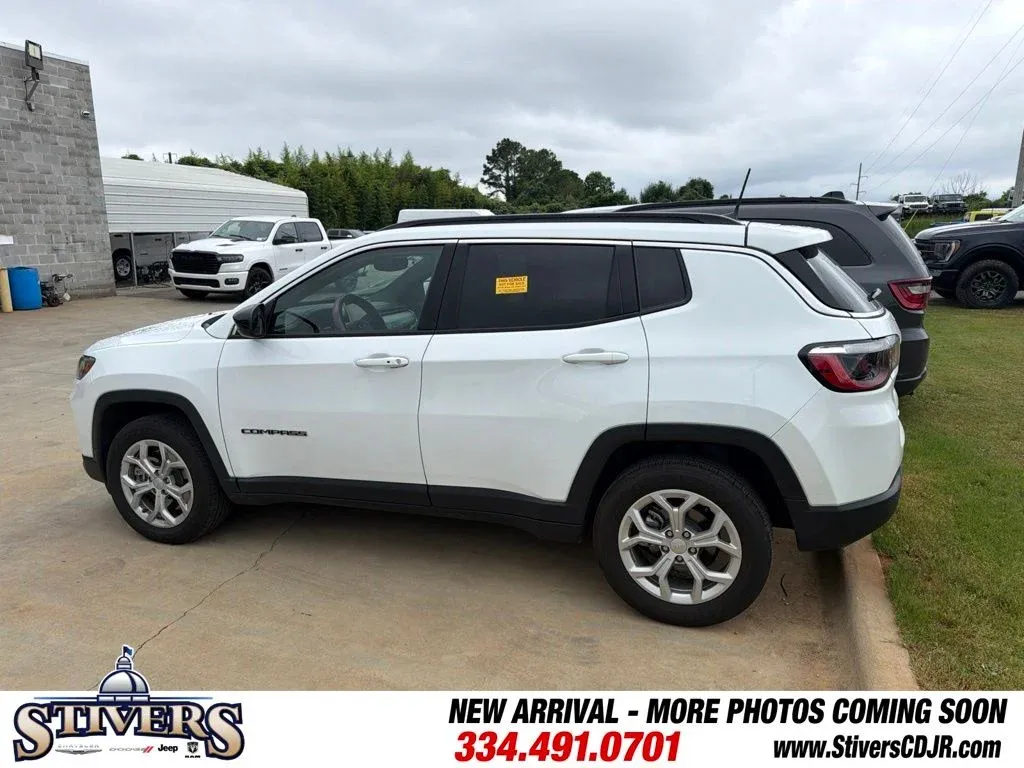 2024 Jeep Compass Latitude thumbnail 6