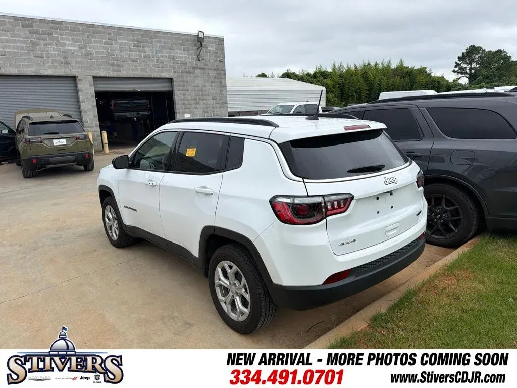 2024 Jeep Compass Latitude thumbnail 7