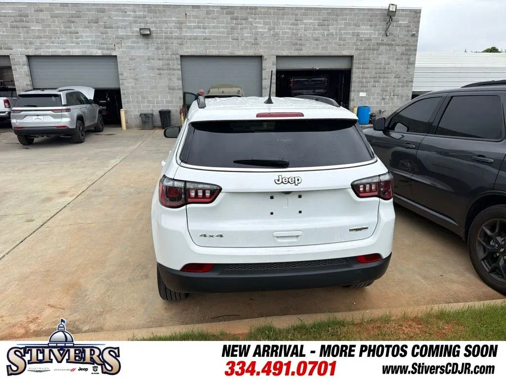 2024 Jeep Compass Latitude thumbnail 8