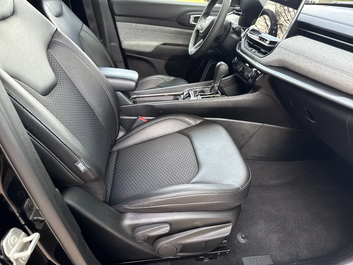 2024 Jeep Compass Latitude thumbnail 13
