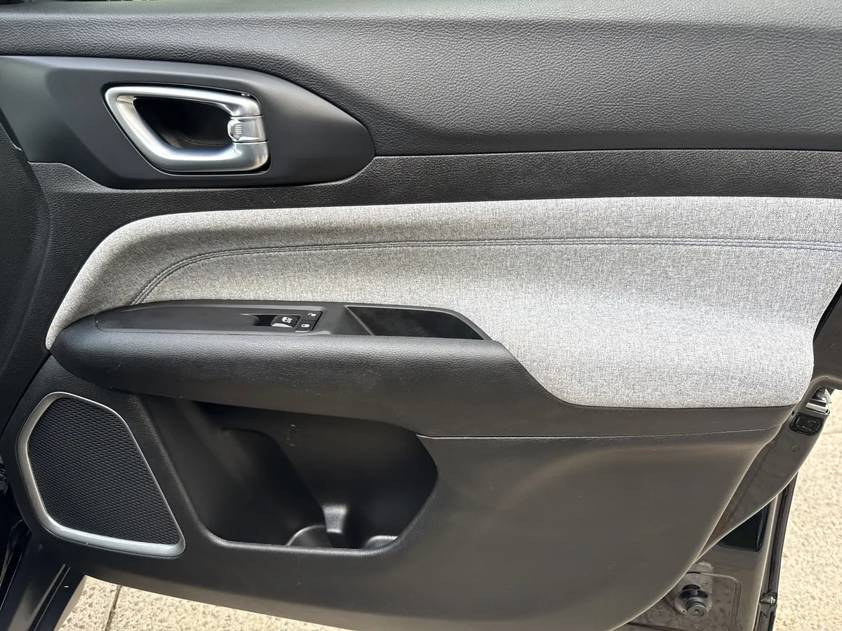 2024 Jeep Compass Latitude thumbnail 14