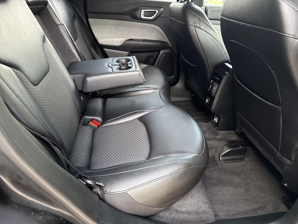 2024 Jeep Compass Latitude thumbnail 15
