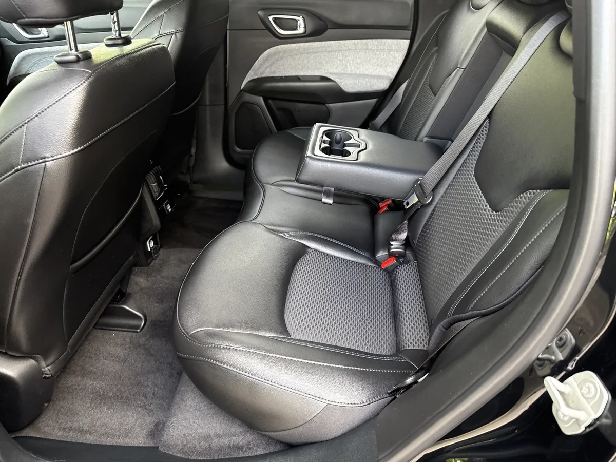 2024 Jeep Compass Latitude thumbnail 20