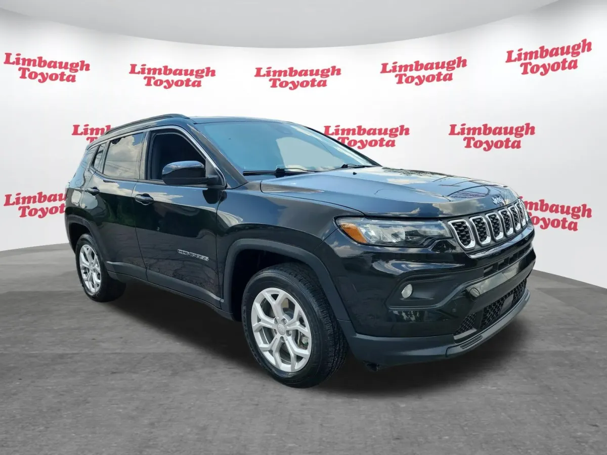 2024 Jeep Compass Latitude thumbnail 18