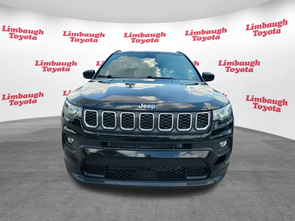 2024 Jeep Compass Latitude thumbnail 19