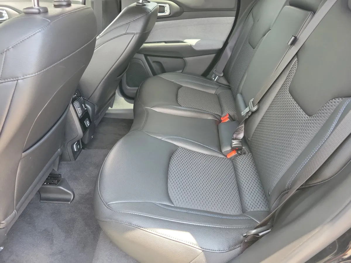 2024 Jeep Compass Latitude thumbnail 7