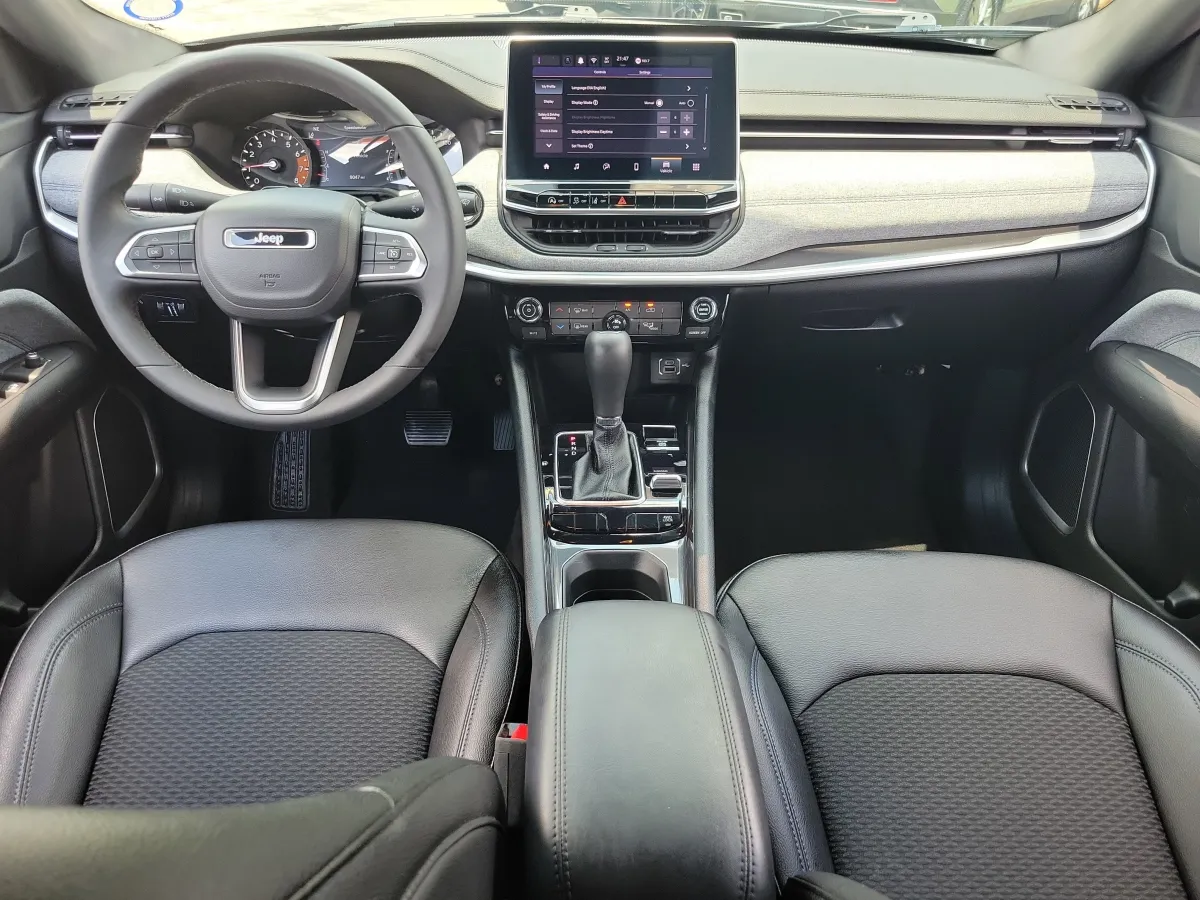 2024 Jeep Compass Latitude thumbnail 9