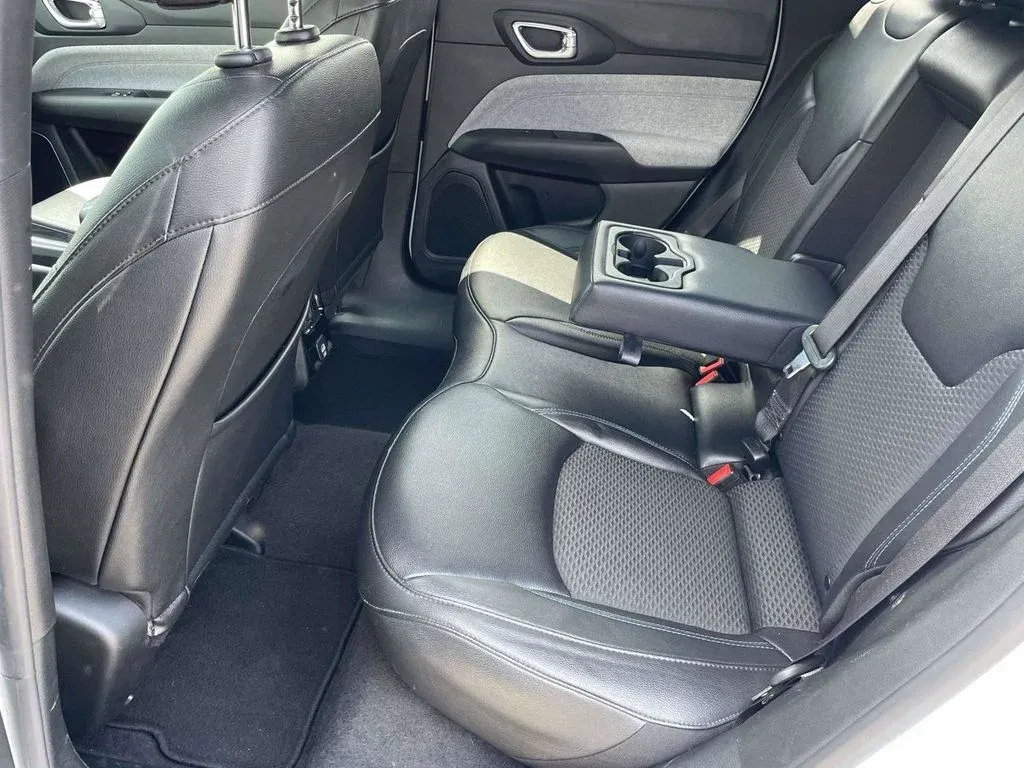 2024 Jeep Compass Latitude thumbnail 10