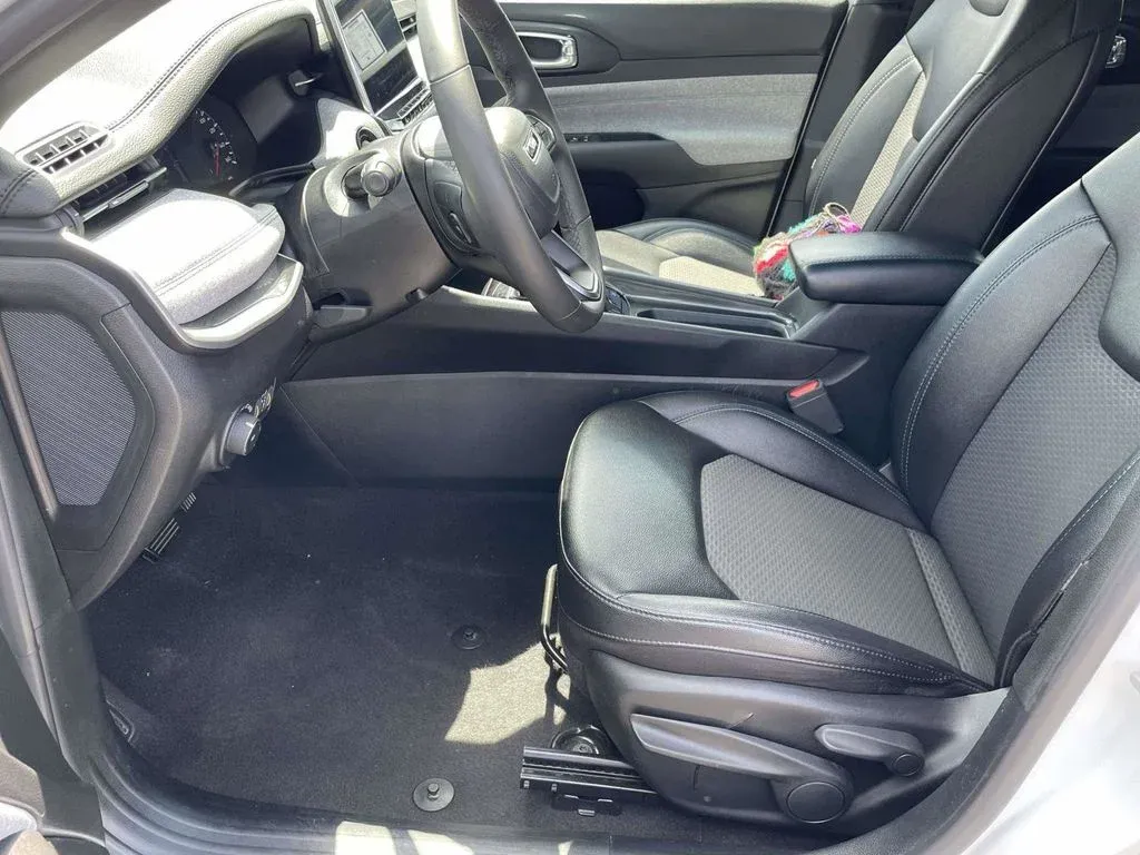 2024 Jeep Compass Latitude thumbnail 12