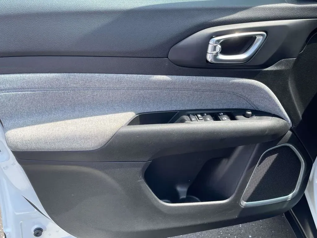 2024 Jeep Compass Latitude thumbnail 13