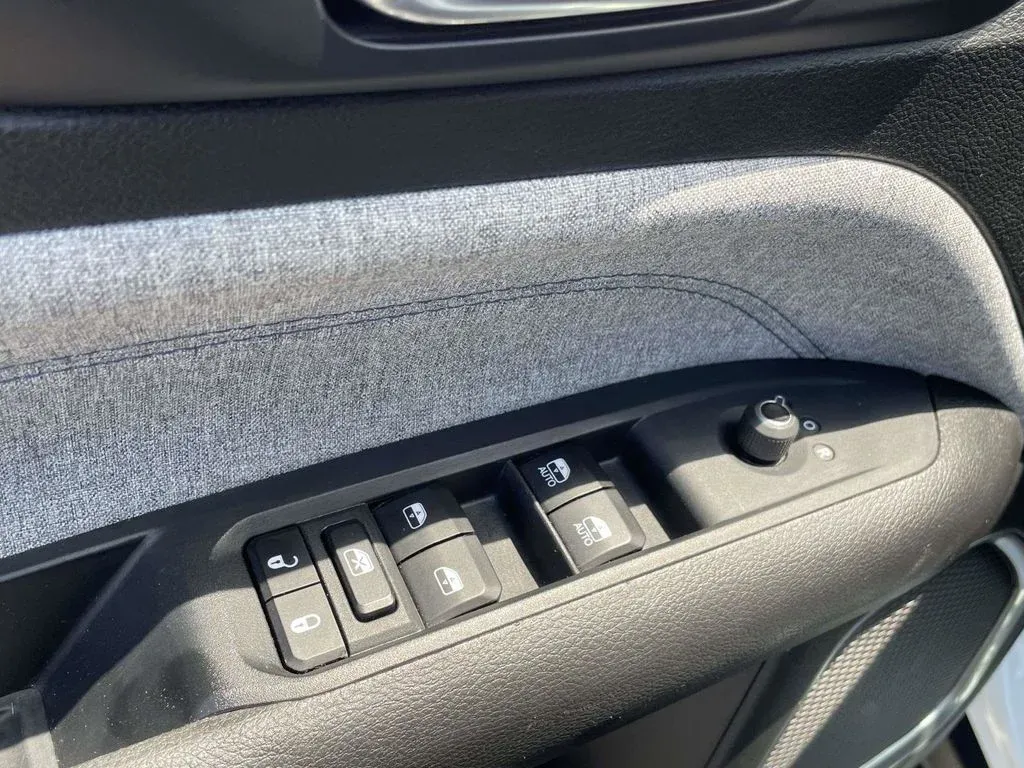 2024 Jeep Compass Latitude thumbnail 14