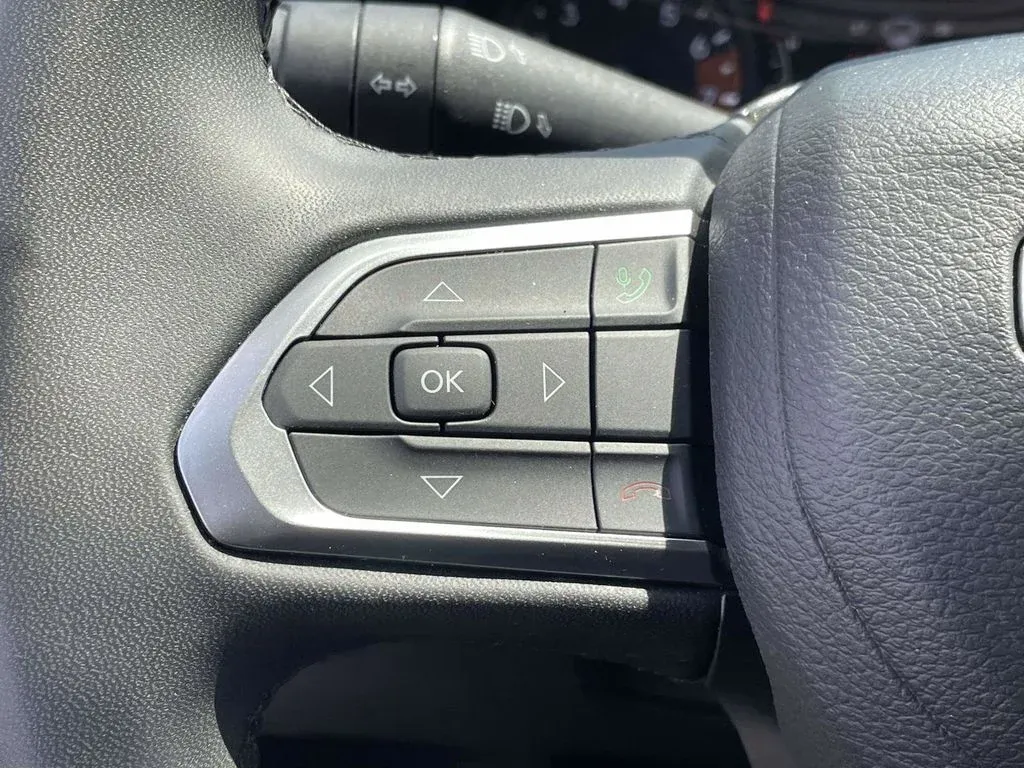2024 Jeep Compass Latitude thumbnail 19
