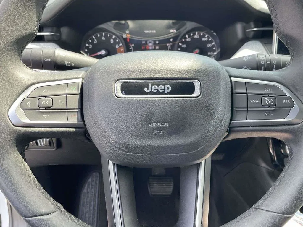 2024 Jeep Compass Latitude thumbnail 21