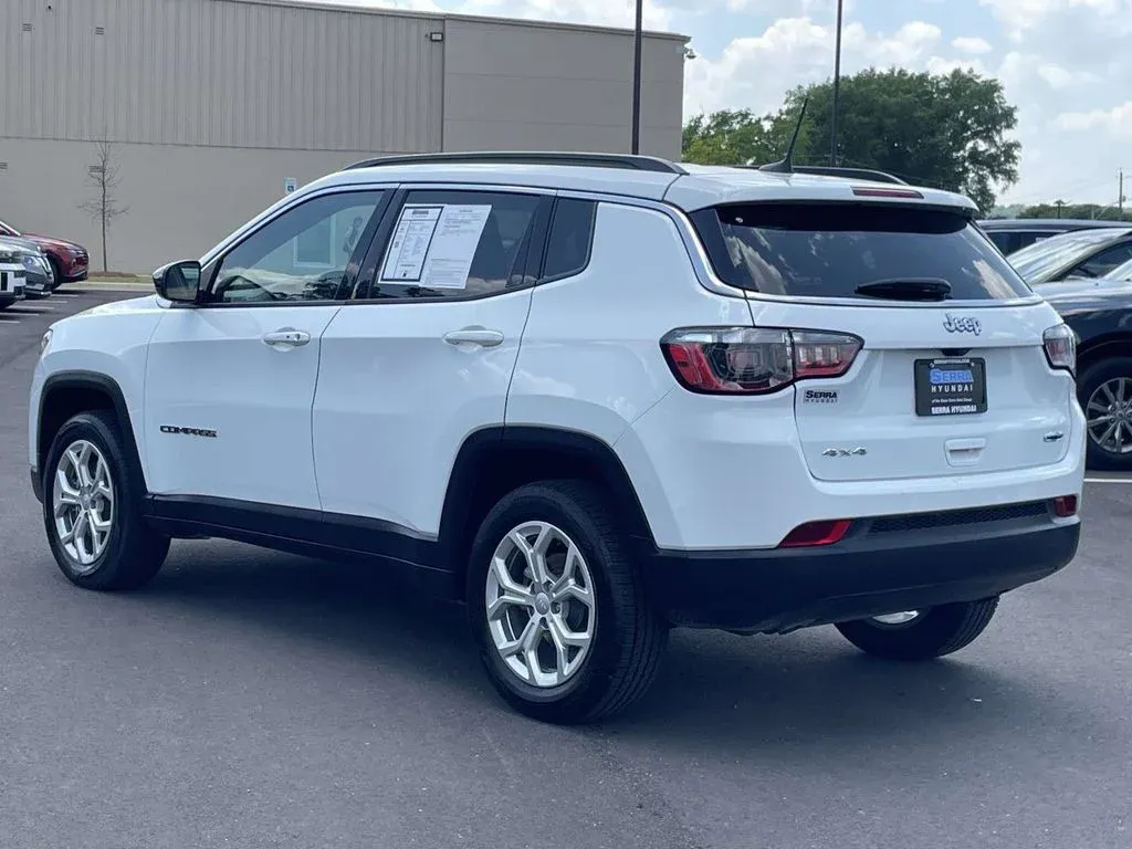 2024 Jeep Compass Latitude thumbnail 5