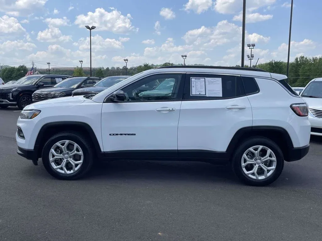 2024 Jeep Compass Latitude thumbnail 6