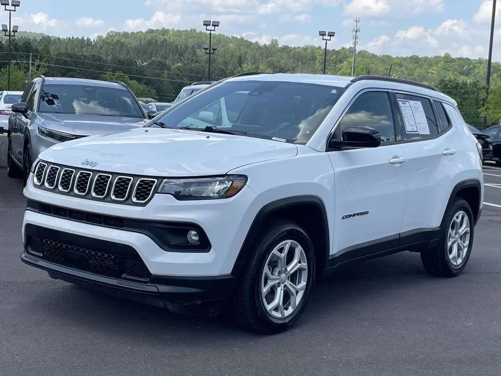 2024 Jeep Compass Latitude thumbnail 7